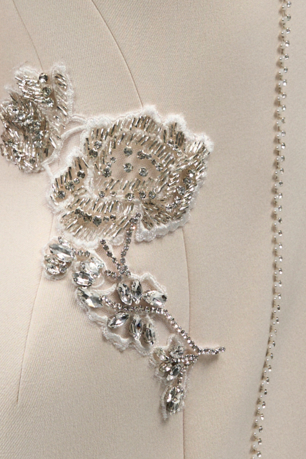 Aoseve Floral Crystal Embellished Midi Dress