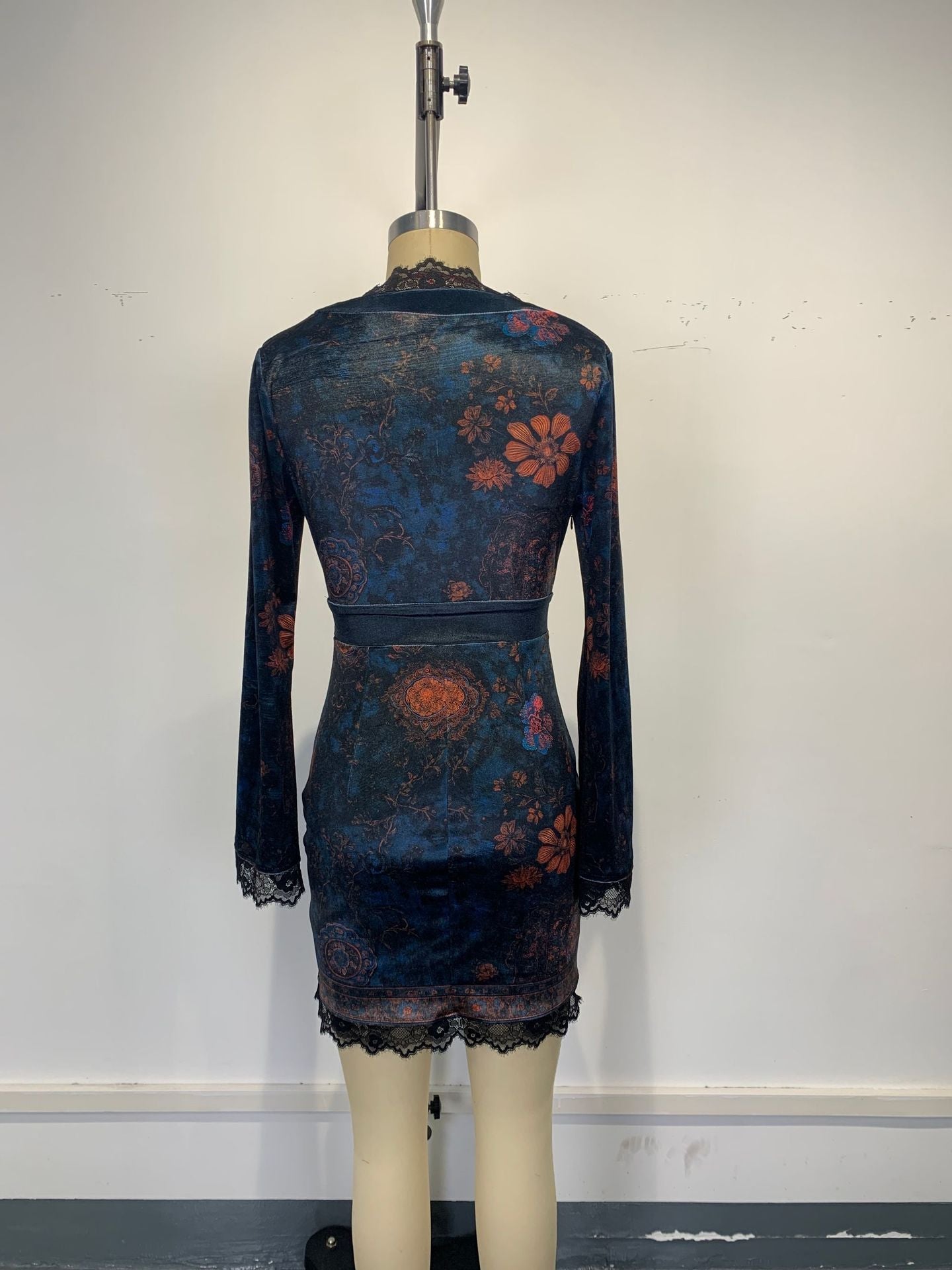V-neck lace-trimmed printed long-sleeved bodycon mini dress