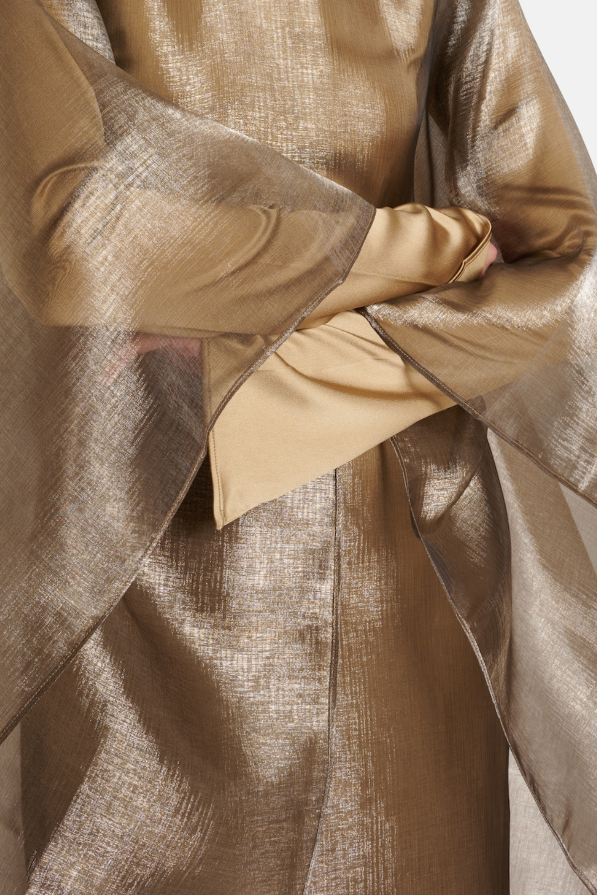 Akirare Glossy Layer Maxi Dress