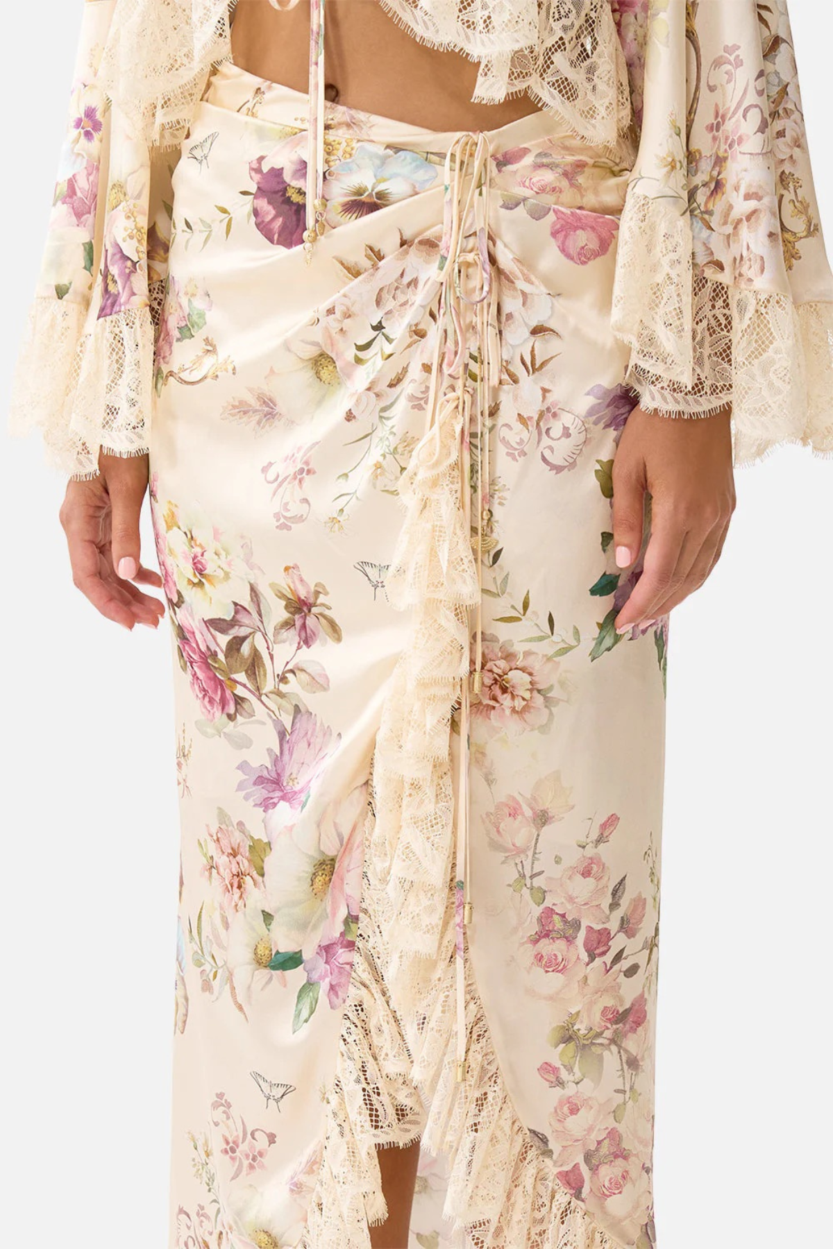 Bathsha Foral Lace Trim Top