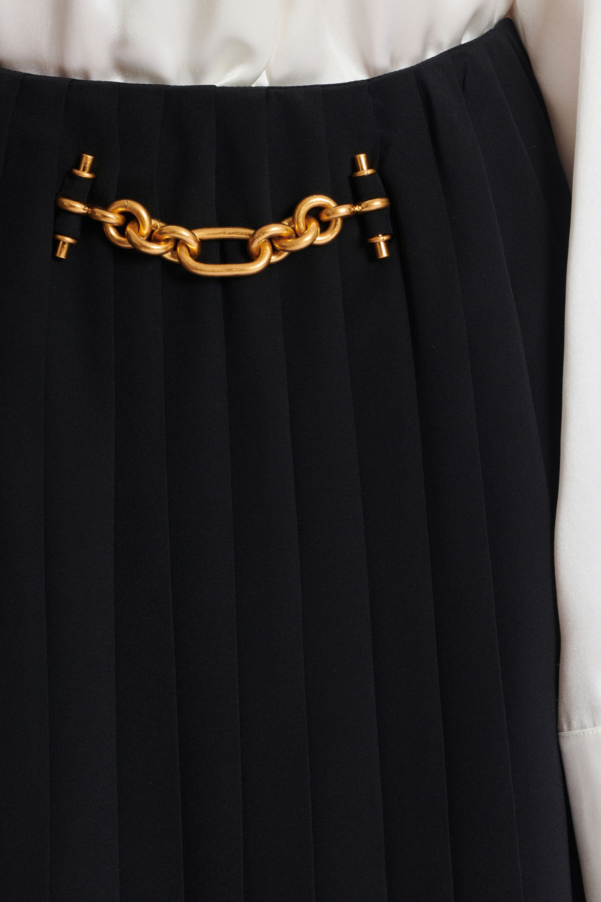 Foxea Chain Embellished Pleated Midi Skirt - Black