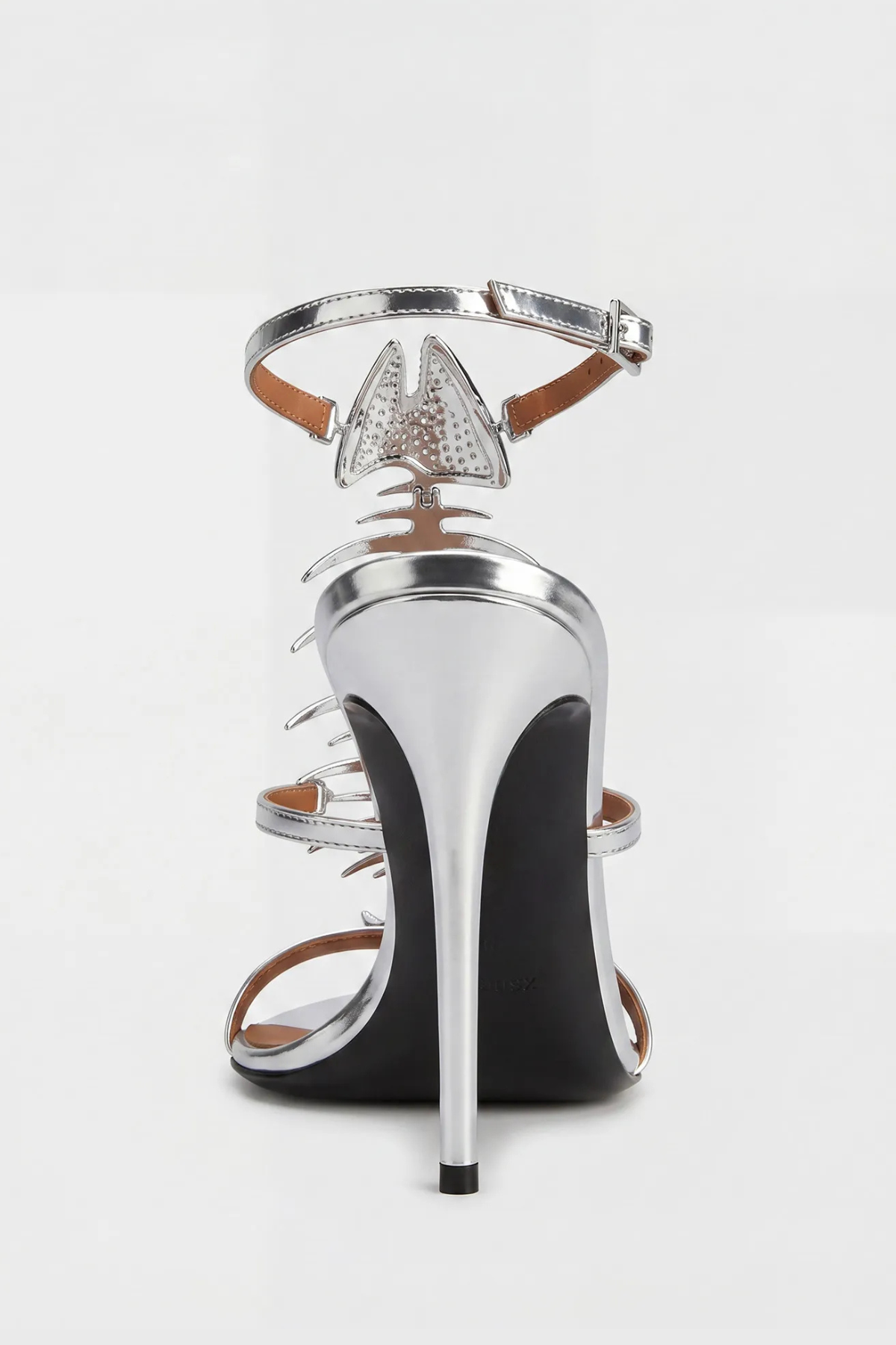 Gelia Fishbone Strap Sandals - Silver