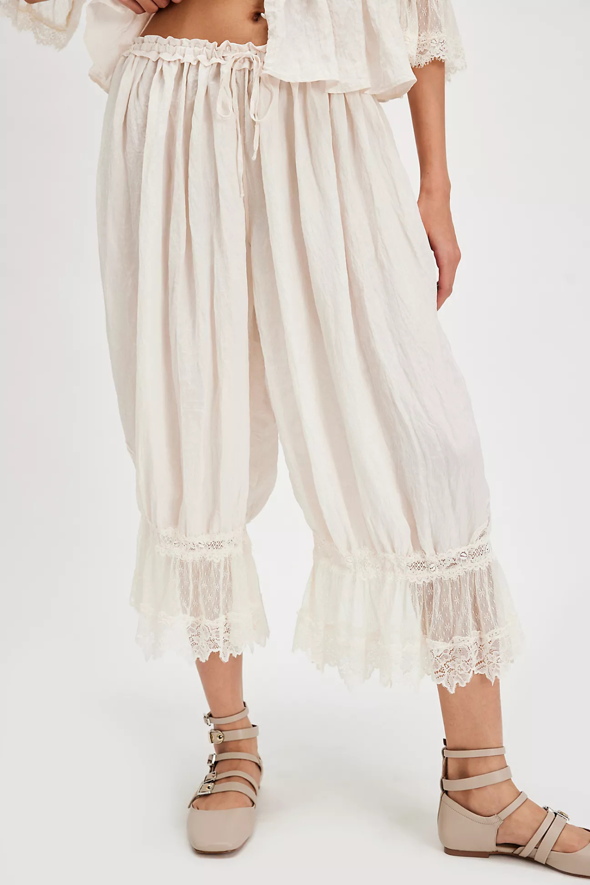 Hugra Lace Bloomer Pants