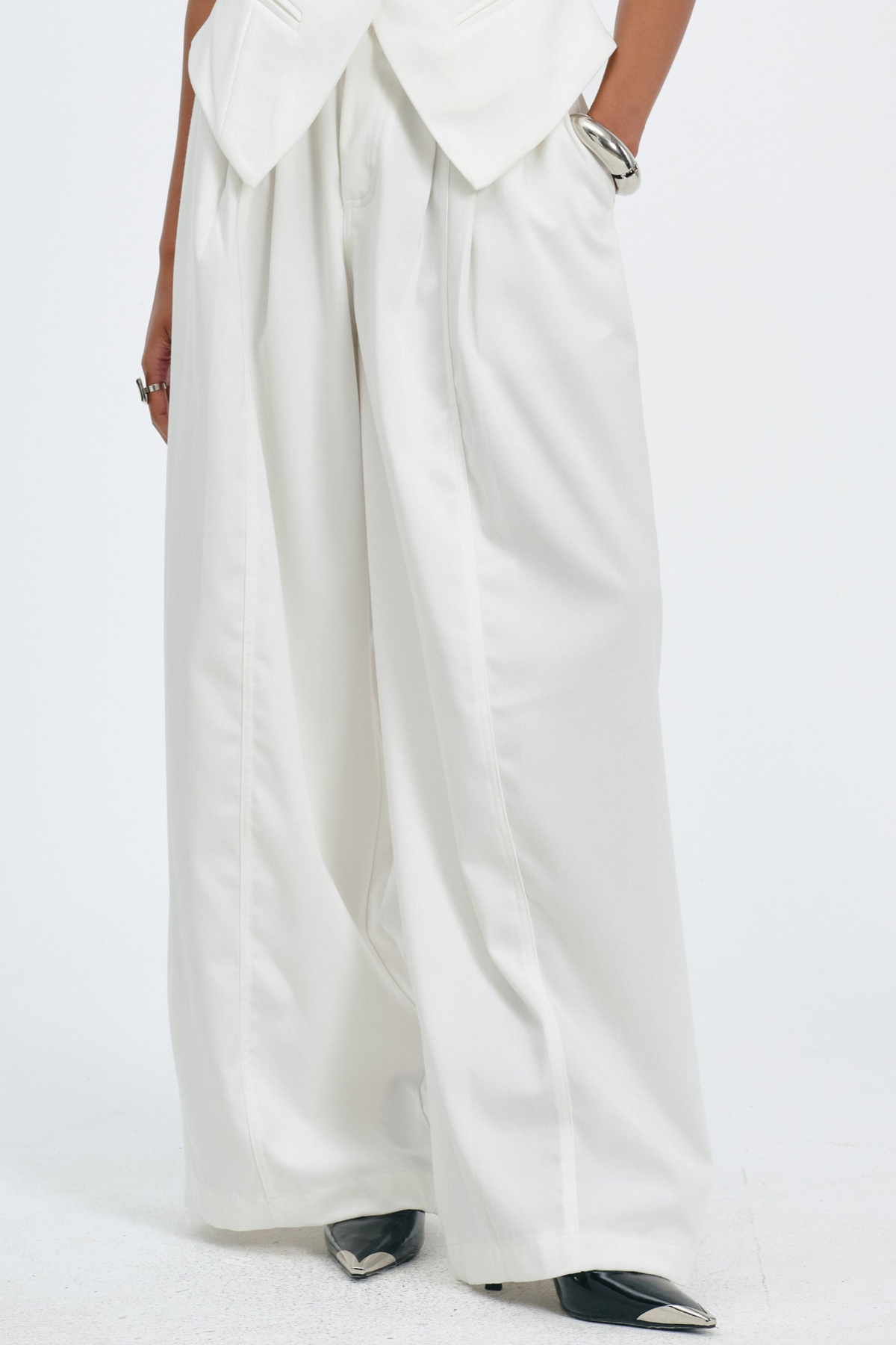 Idrila Vest & Trousers Set - White