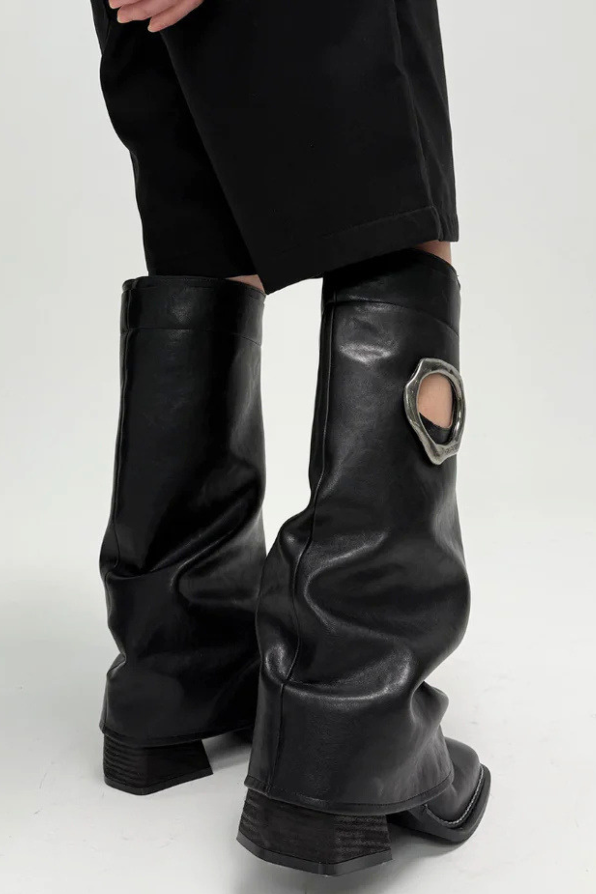 Kianya Metal halo Boots - Black