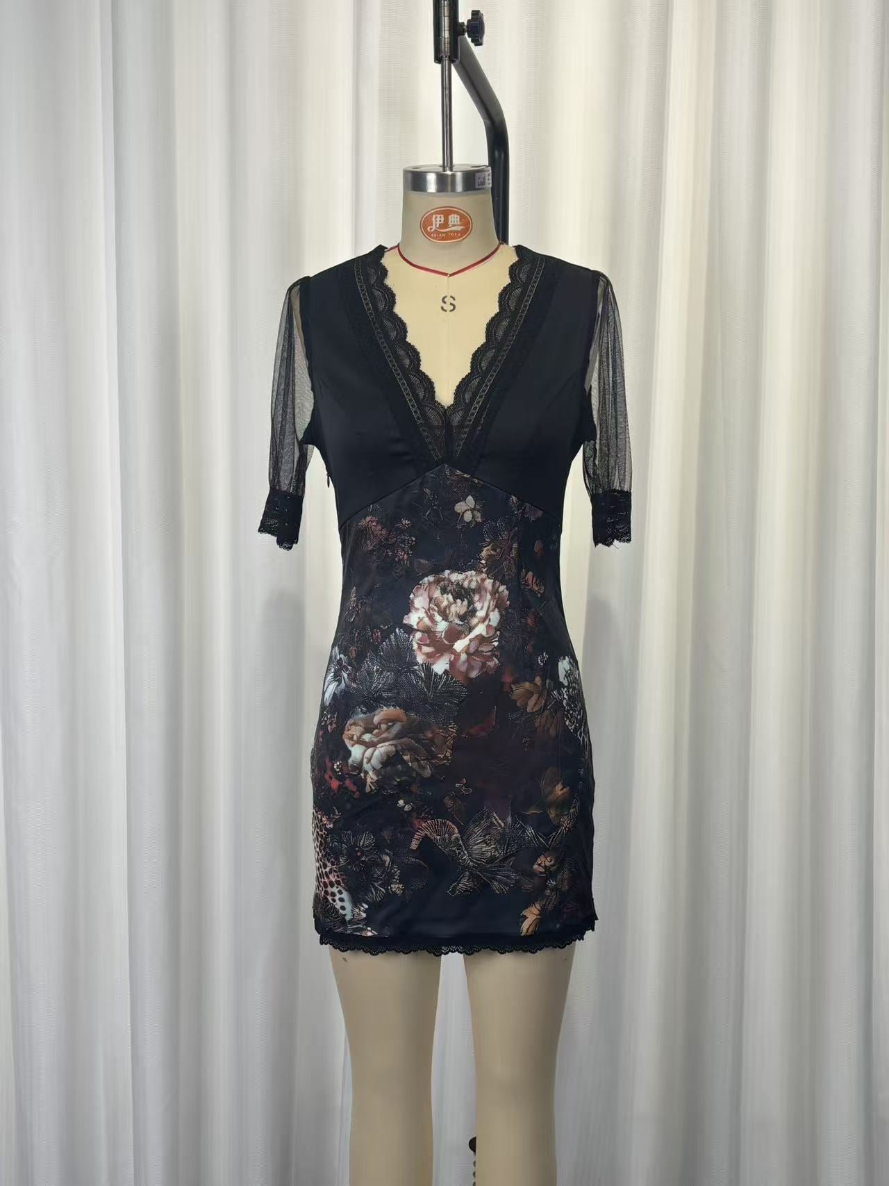 Lace mesh patchwork V-neck printed bodycon mini dress