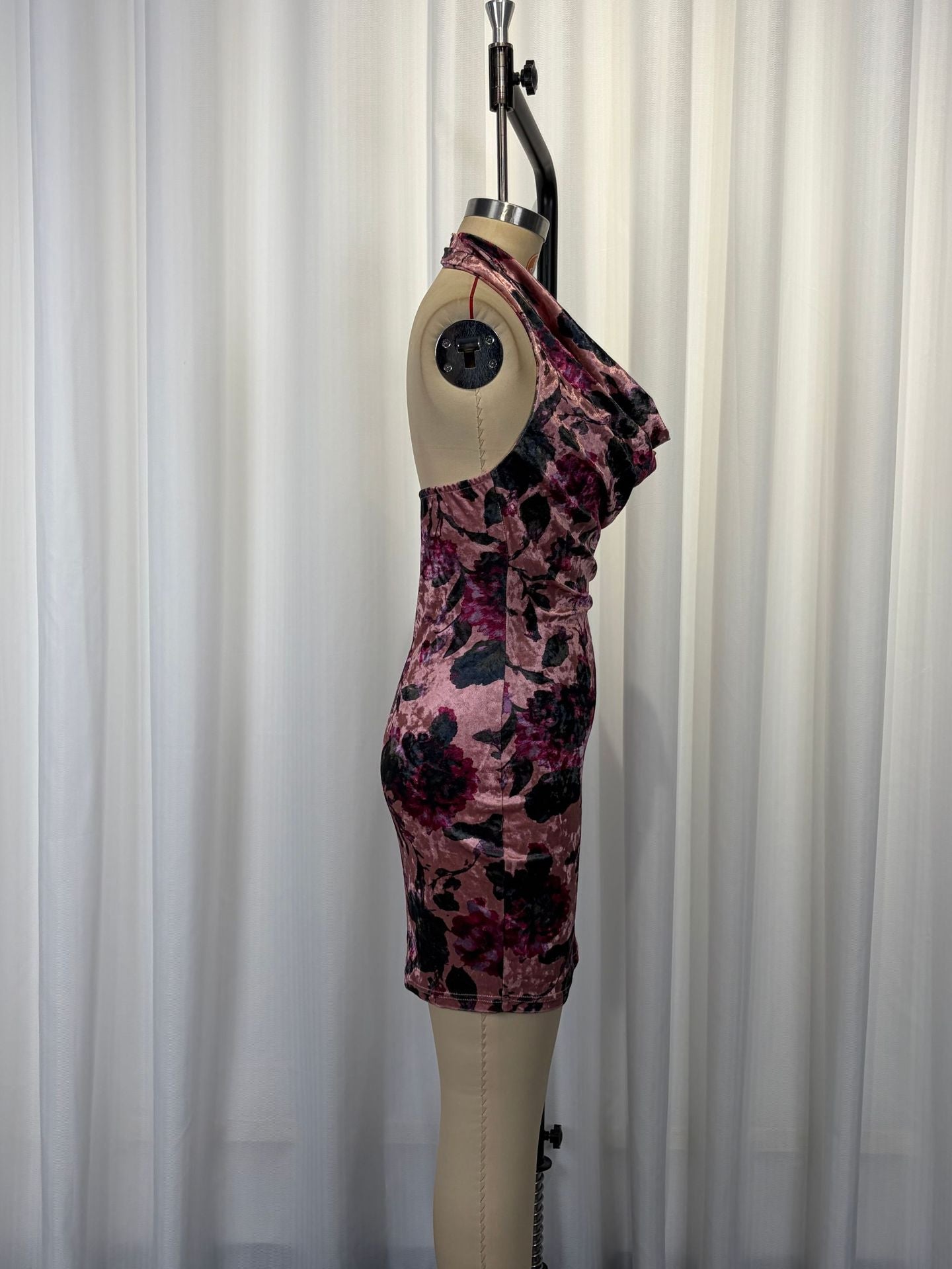 Retro velvet floral print pleated sleeveless halter mini dress