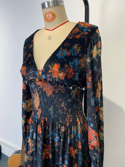 Floral print V-neck velvet mini dress