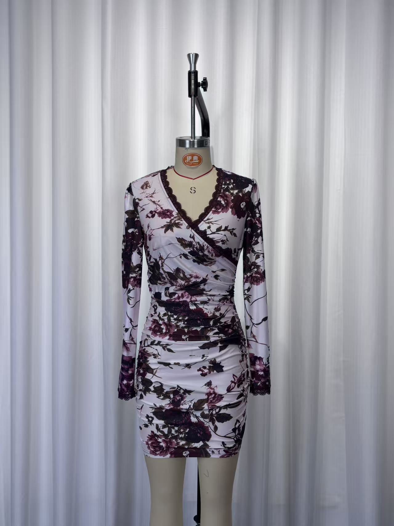 Lace-trimmed printed long-sleeved V-neck bodycon mini dress
