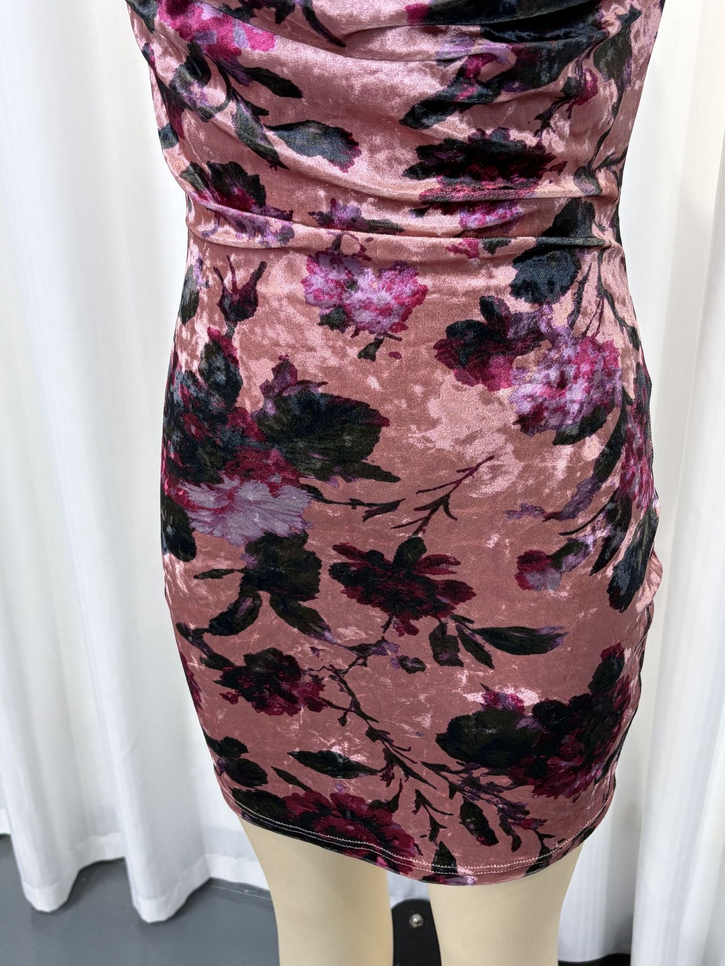 Retro velvet floral print pleated sleeveless halter mini dress