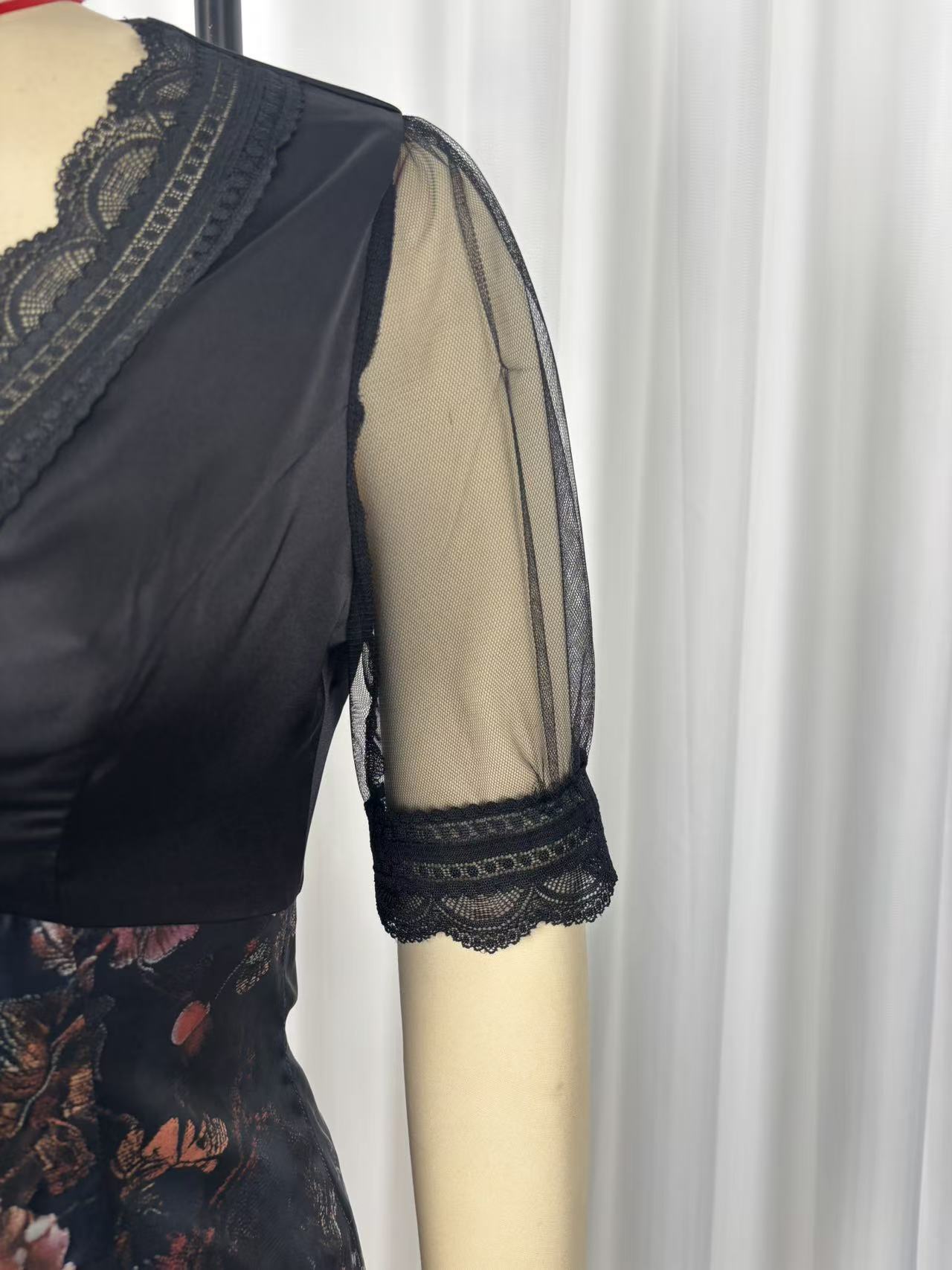 Lace mesh patchwork V-neck printed bodycon mini dress