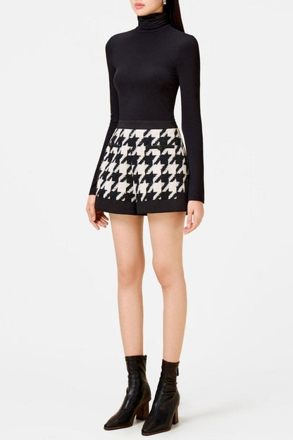 Raylan Houndstooth Cape - Black