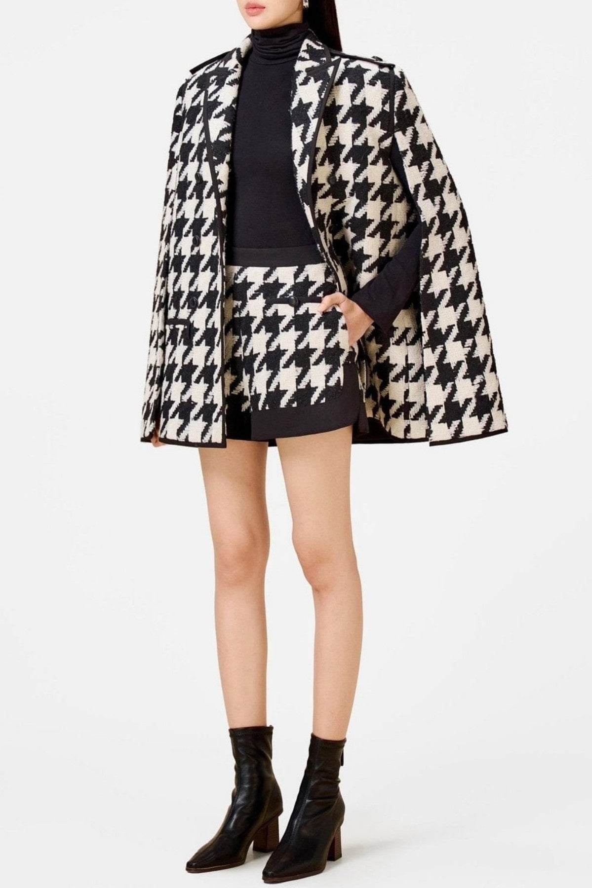 Raylan Houndstooth Cape - Black