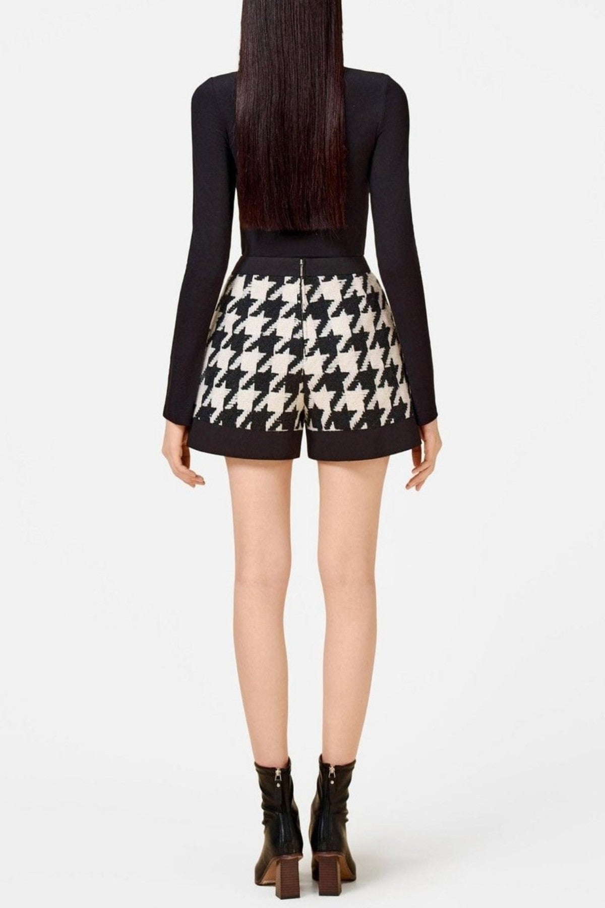 Raylan Houndstooth Cape - Black