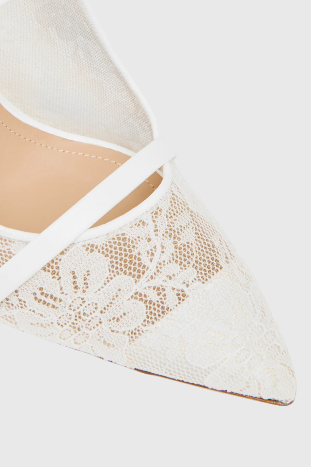 Rhya Lace Pumps - White