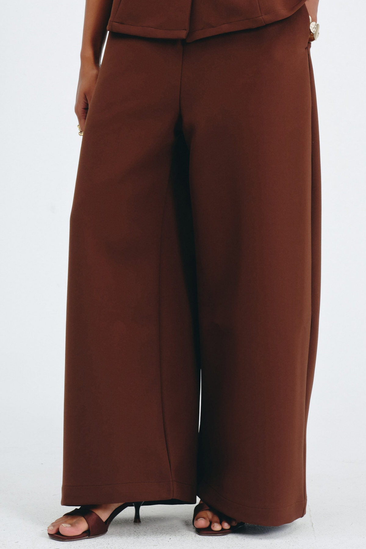 Sherila Narrow Standing Collar Blouse & Trousers Set - Brown