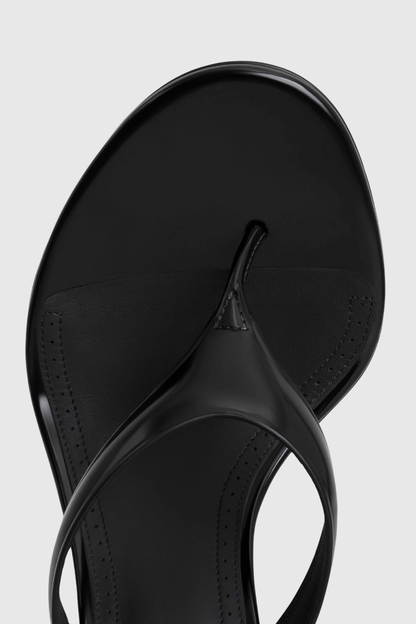Xaweie Thong Sandals - Black