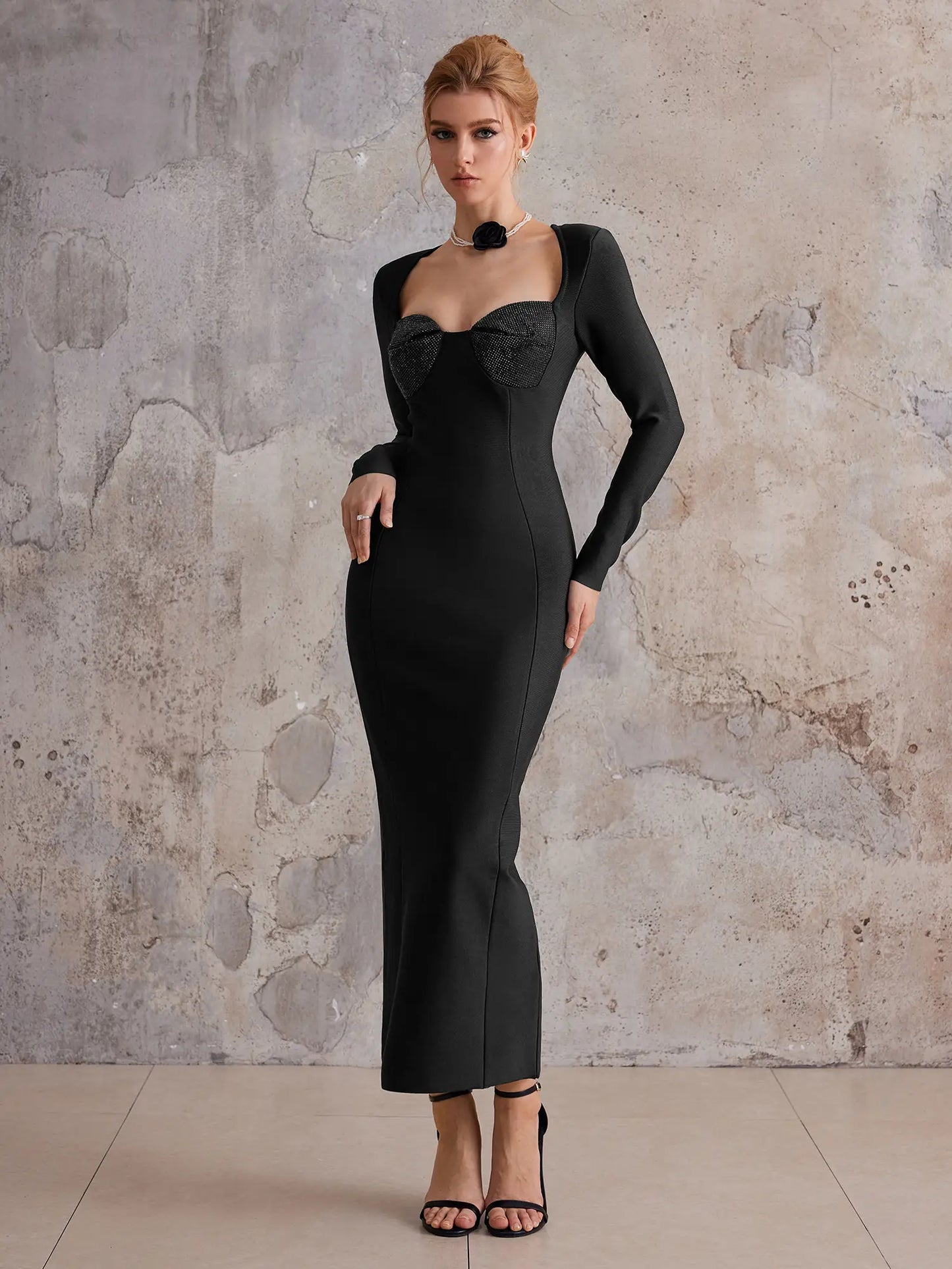Black slim fit long-sleeved midi dress