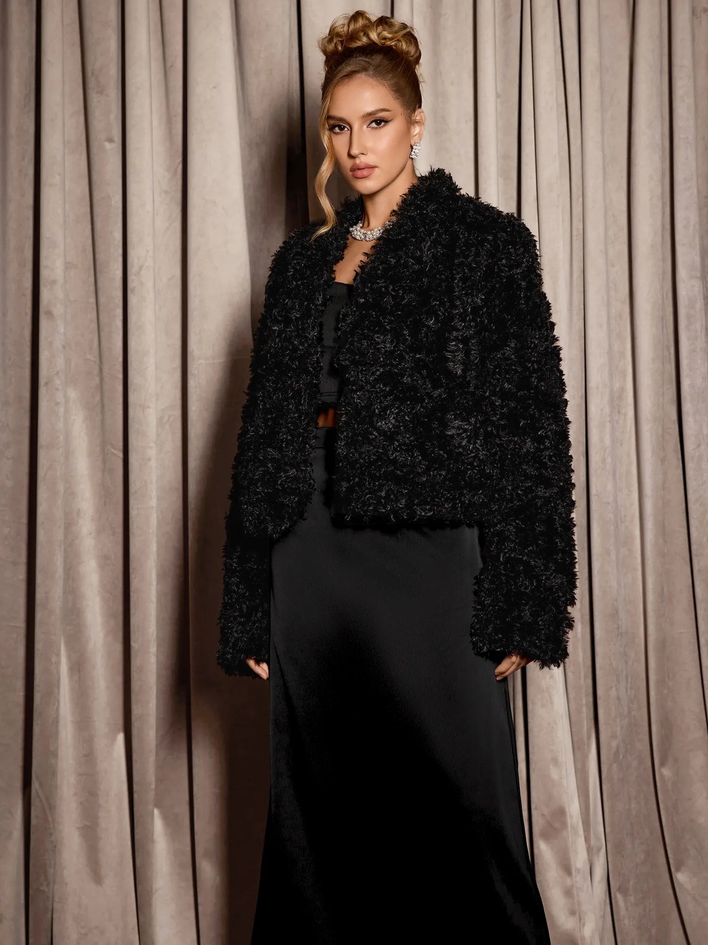 Stylish Black Plush Cropped Coat